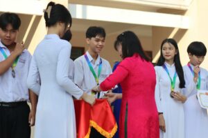 Para professores de inglês, as certificações CELTA e DELTA são as mais valorizadas mundialmente. O CELTA é ideal para inician